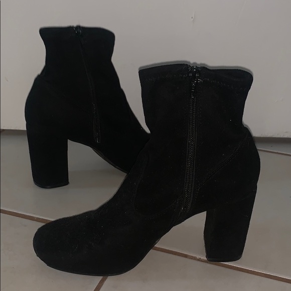 Black booties with zipper - Picture 2 of 2